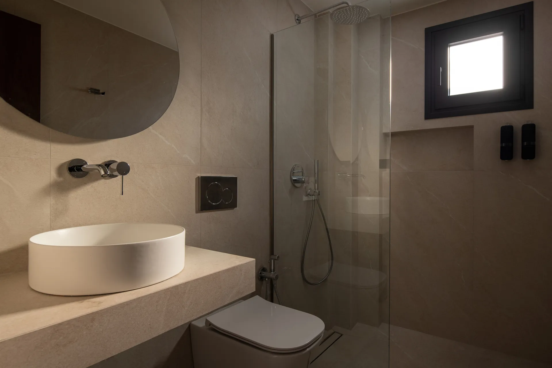 Tiara Holidays - Vista Luxury Suites - Duplex Suite Ground Floor - bathroom